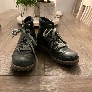 Chaco field boots